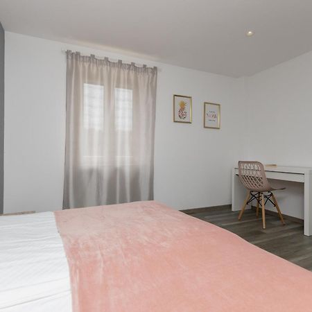 Villa Viscum In Central Istria For 8 Persons With Large Garden - Pet Friendly Pazin Kültér fotó