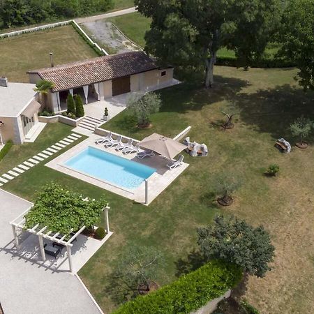 Villa Viscum In Central Istria For 8 Persons With Large Garden - Pet Friendly Pazin Kültér fotó