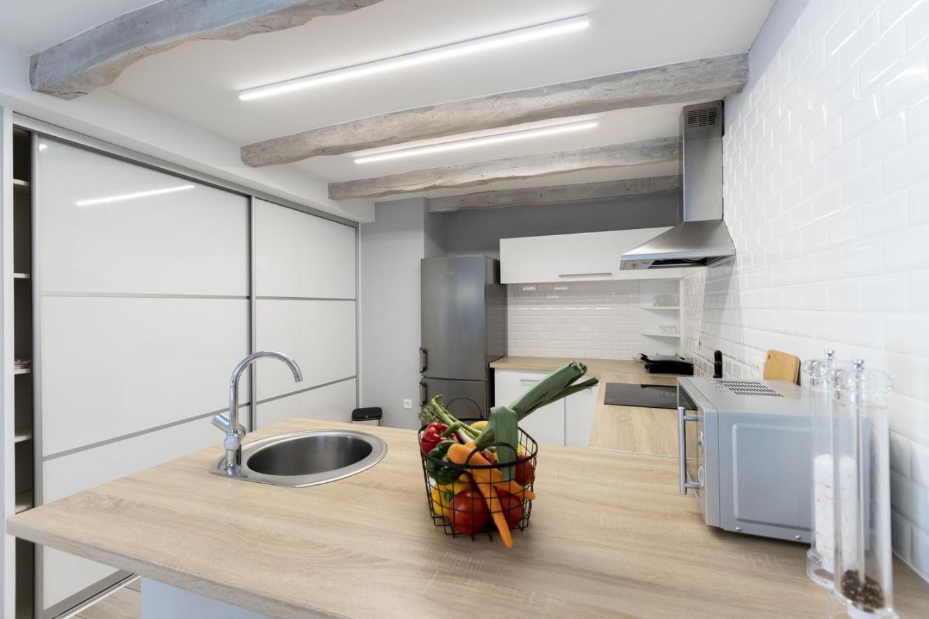 Villa Viscum In Central Istria For 8 Persons With Large Garden - Pet Friendly Pazin Kültér fotó