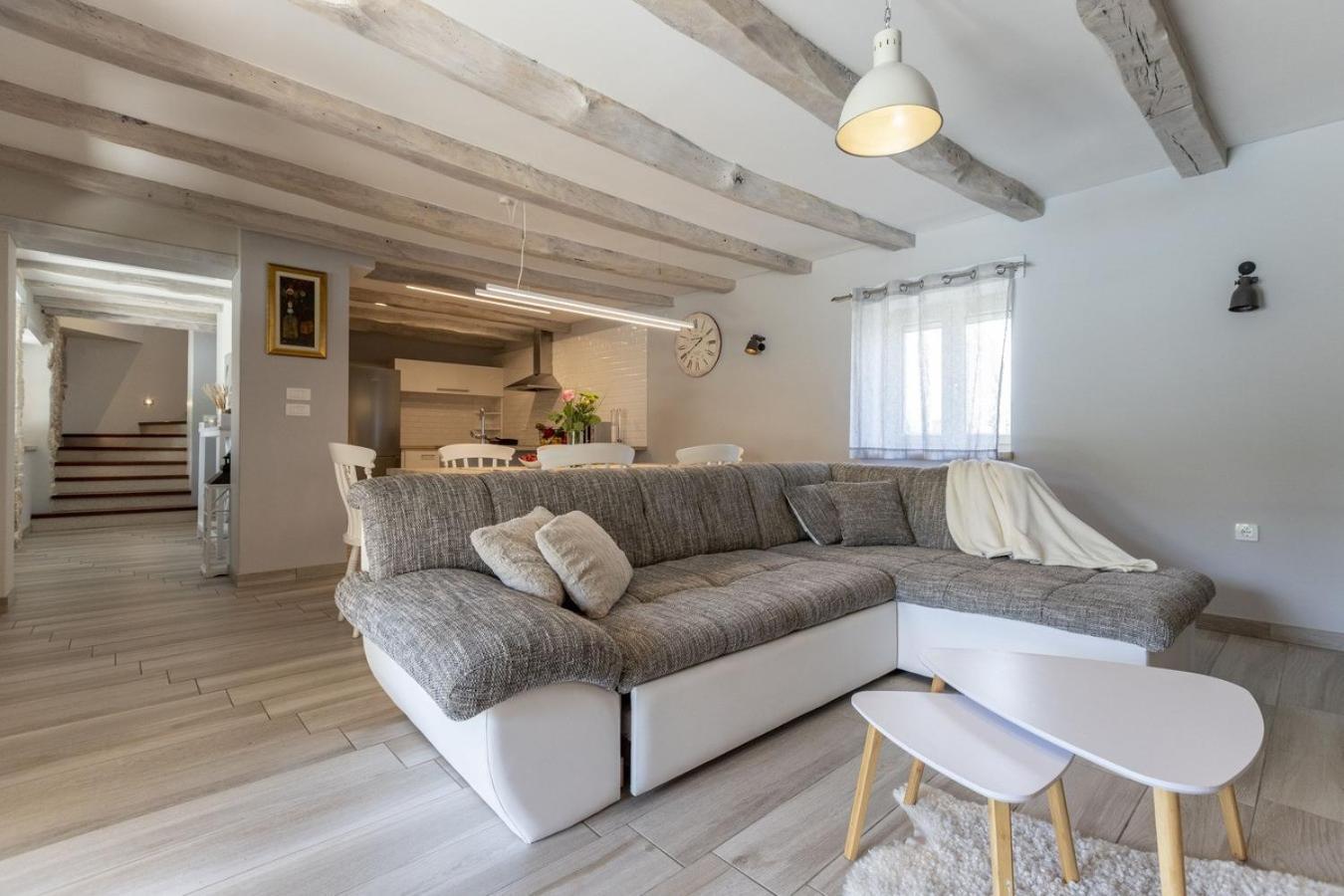 Villa Viscum In Central Istria For 8 Persons With Large Garden - Pet Friendly Pazin Kültér fotó